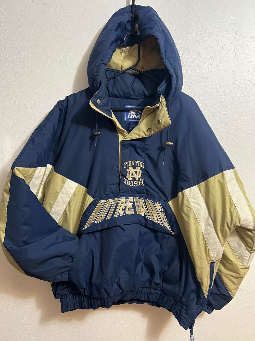 STARTER Navy and Gold Notre Dame Pullover Puffer Jacket